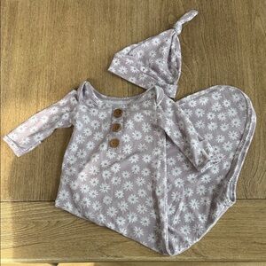 Caden Lane Lavender Floral Baby Gown & Hat Set Size 0-3 Months